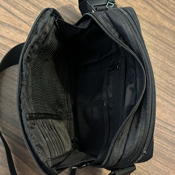 Eddie Bauer Black Travel Bag - Picture 6 of 8